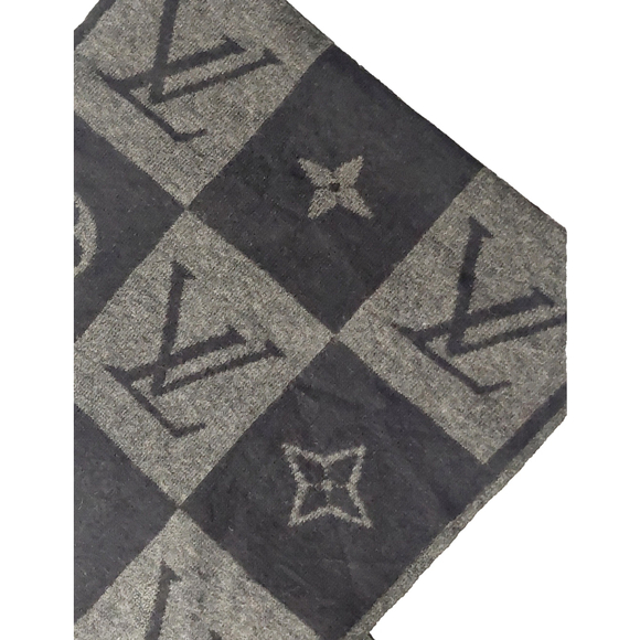 Louis Vuitton LV Gray & Black Monogram Damier Logomania Scarf Pre-Owned - Picture 12 of 14